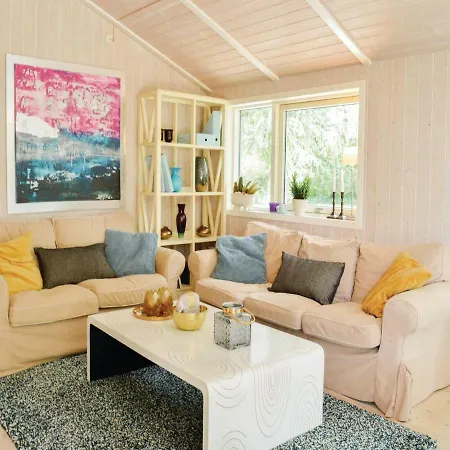 Three-bedroom Holiday In 度假居 *
