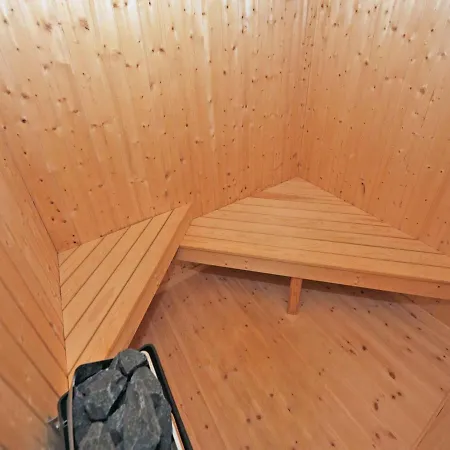 度假居 Three-bedroom Holiday In *
